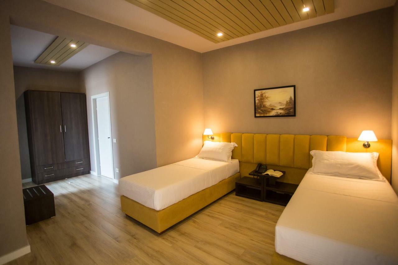 Vila Verde Beach Hotel ดูร์เรส ภายนอก รูปภาพ