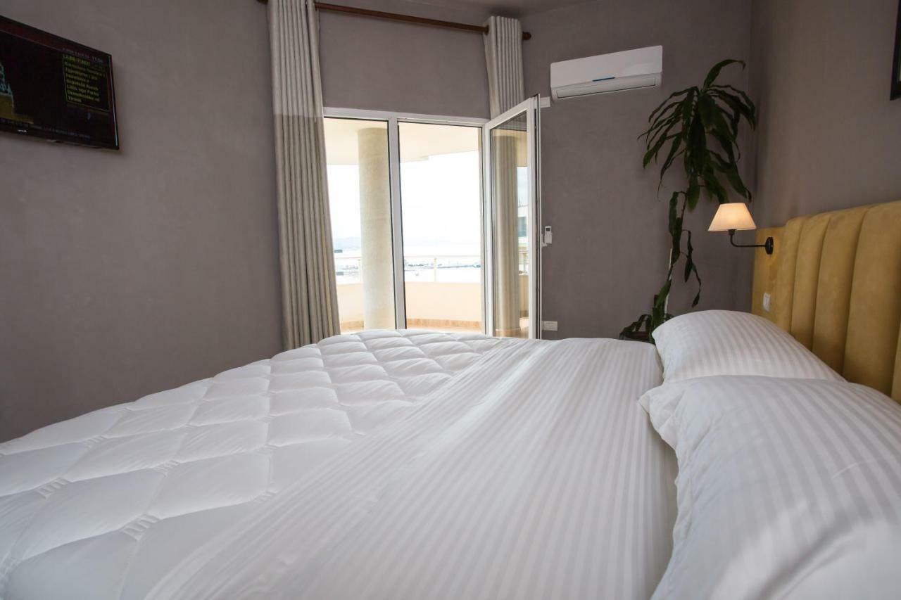 Vila Verde Beach Hotel ดูร์เรส ภายนอก รูปภาพ