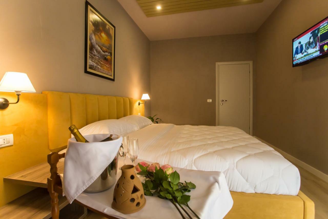 Vila Verde Beach Hotel ดูร์เรส ภายนอก รูปภาพ