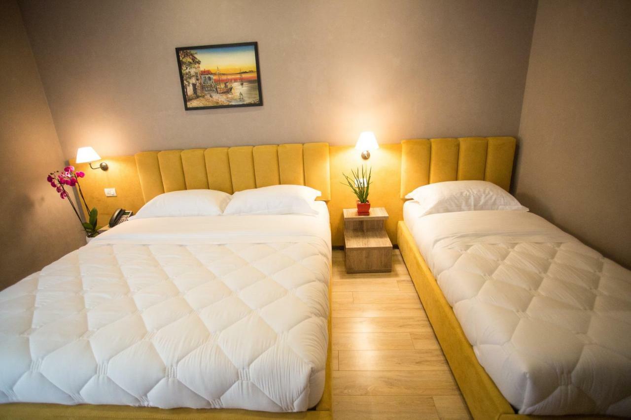 Vila Verde Beach Hotel ดูร์เรส ภายนอก รูปภาพ