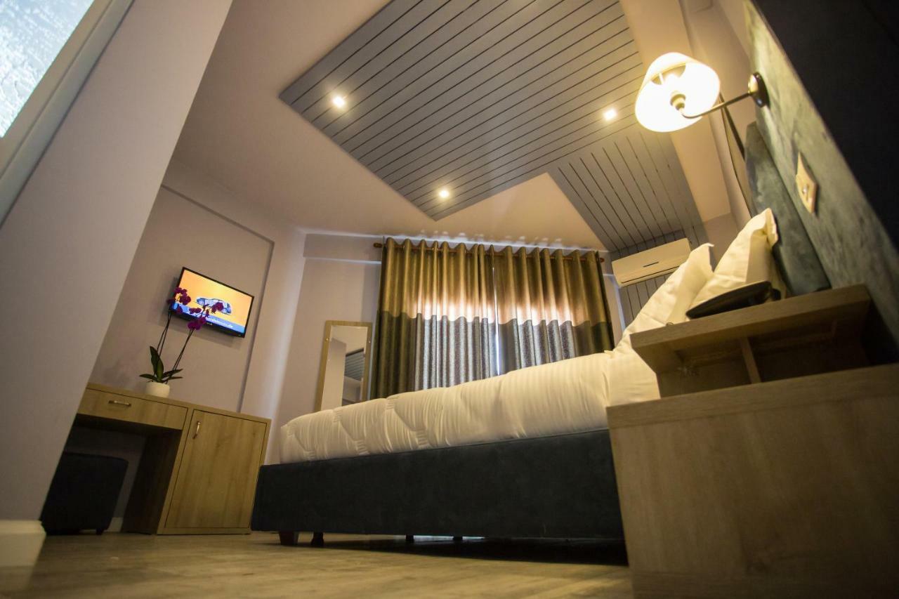 Vila Verde Beach Hotel ดูร์เรส ภายนอก รูปภาพ
